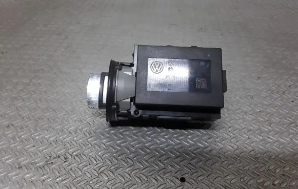 Volkswagen PASSAT B6 Ignition lock 3C0905843Q