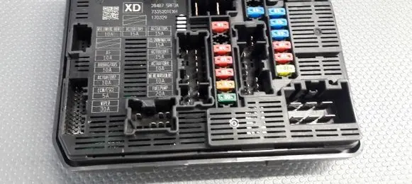 Nissan Micra K14 Fuse box set 284B7-5RF0A