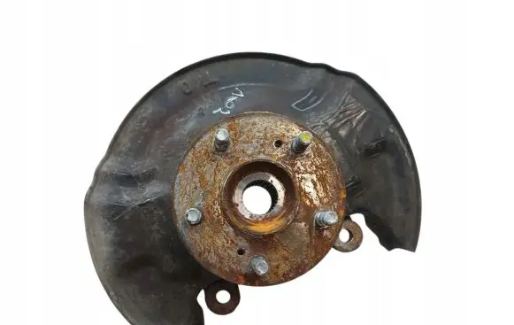 Honda CR-V Front wheel hub spindle knuckle