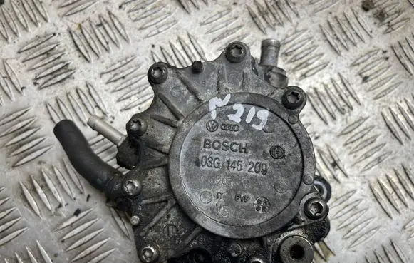 Volkswagen Touran I Vacuum pump 03G145209 010805B V512