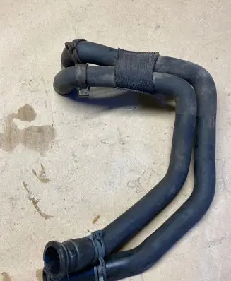 Audi Q7 4L Engine coolant pipe/hose 7L8122073E