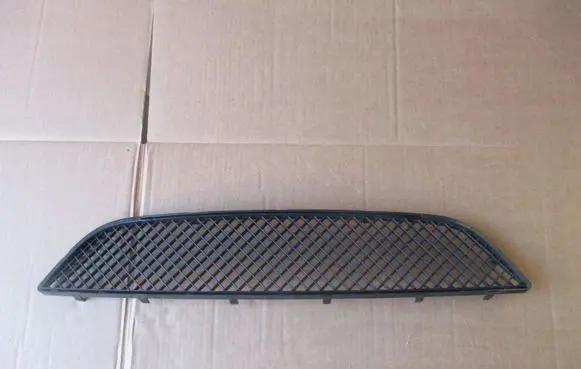 BMW 1 E81 E87 Front bumper lower grill 51130301933