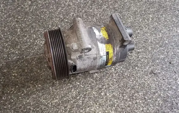 Renault Megane II Air conditioning (A/C) compressor (pump) 8200309193