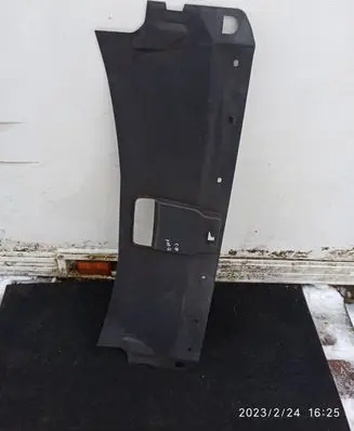 Audi Q3 8U Radiator trim 8U0807081B