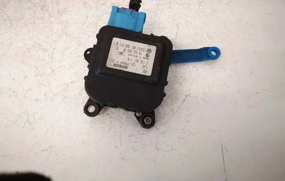 Volkswagen PASSAT B5 Air flap motor/actuator 8D1820511B