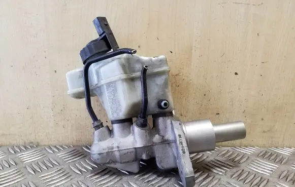 Volkswagen Sharan Master brake cylinder 5N2611301A
