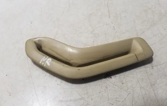Volvo S60 Seat belt trim 