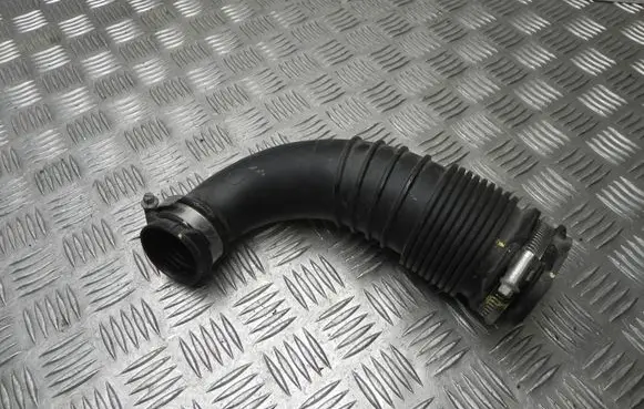 Air intake hose/pipe