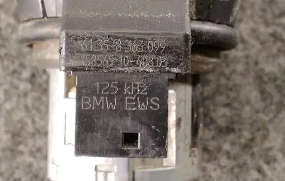 BMW 5 E39 Ignition lock 61358363099