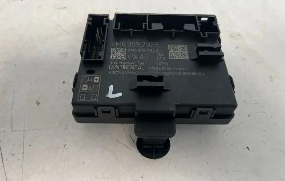 Audi A5 Door control unit/module 4M0959792E 4M0959792C A2C7465991600