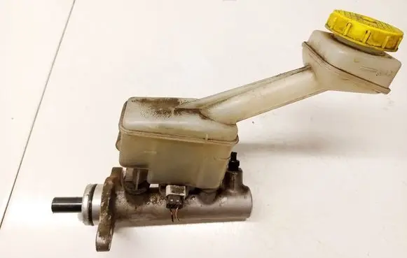 Nissan X-Trail T30 Master brake cylinder 