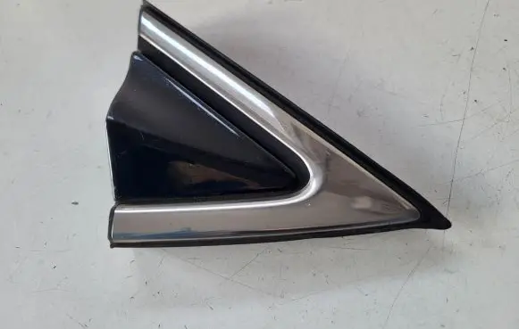 Hyundai Santa Fe Front door glass trim molding 861902W000