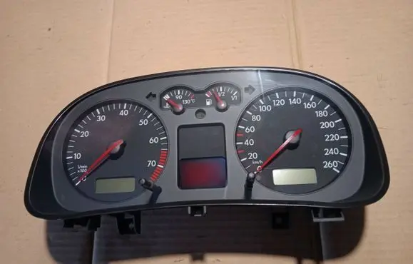 Volkswagen Golf IV Speedometer (instrument cluster) 0263618155 0210250702 1J0920821A
