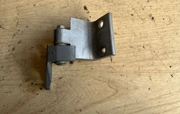 Peugeot 406 Rear door upper hinge