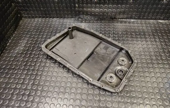 BMW 7 F01 F02 F03 F04 Gearbox sump 21033100