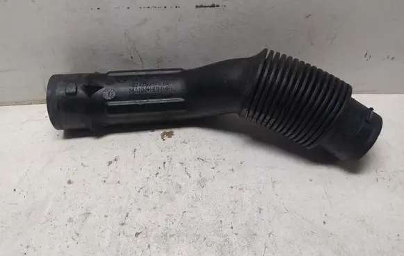 Peugeot 2008 II Air intake hose/pipe 9824250880