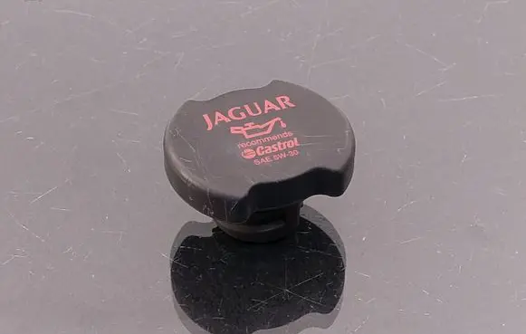 Jaguar S-Type Oil filler cap 