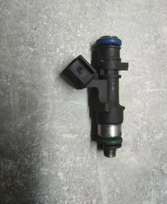Chrysler 300 - 300C Fuel injector 04591986AA