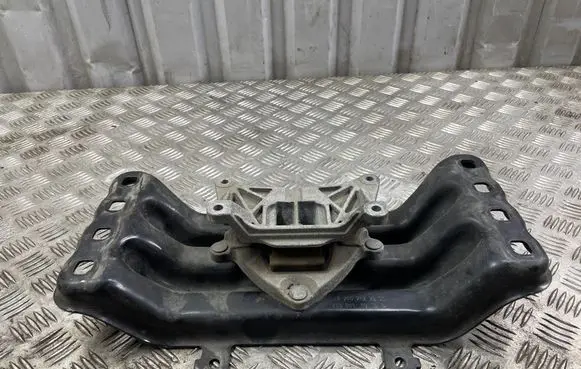 Mercedes-Benz GLC C253 Gearbox mounting bracket A2052402500 18101901126 15474984