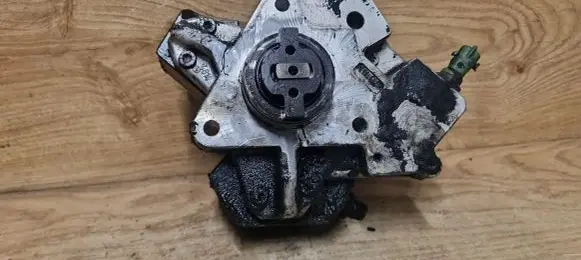 Volvo V70 Fuel injection high pressure pump 0445010111
