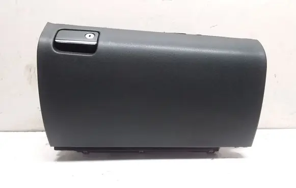 Glove box