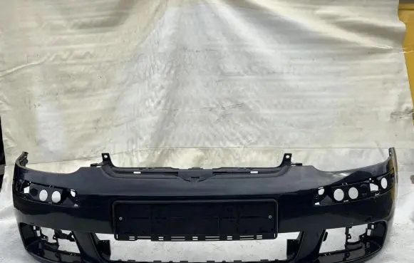 Volkswagen Golf V Front bumper