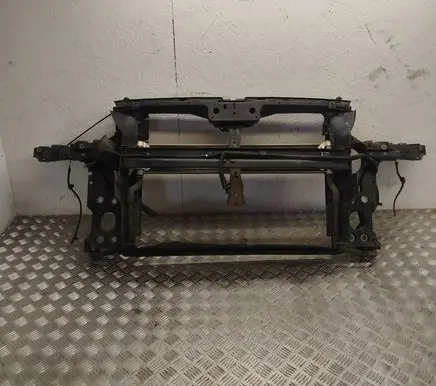 Volkswagen Touareg I Radiator support slam panel bracket 