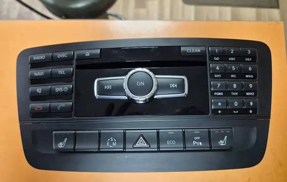Mercedes-Benz B W246 W242 Radio/CD/DVD/GPS head unit A2469009612 A2469011605