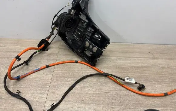 Mercedes-Benz GLE AMG (W166 - C292) Electric car charge socket A1665409612 A1668803903 A1668804201