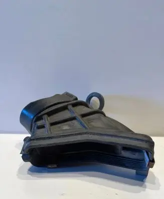 Ford Focus Air intake duct part AV61-9A675-AD