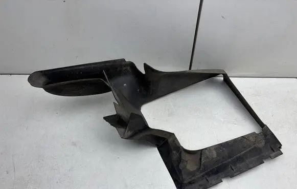 Audi Q7 4L Intercooler air channel guide 4L0117336