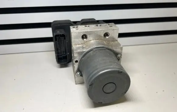 BMW X6 F16 ABS Pump 6870759 DXC9F15 6870761