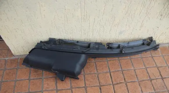 Mercedes-Benz E W210 Wiper trim 2108301113