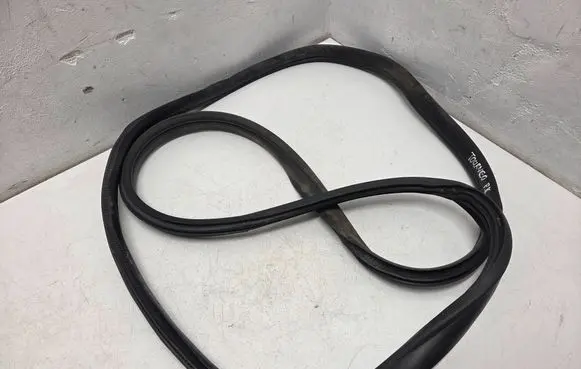 Ford Turneo Courier Front door rubber seal GR41B