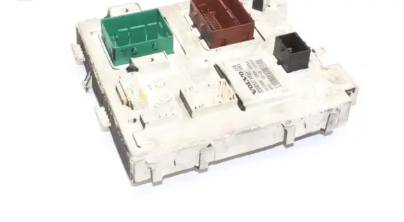 Volvo XC40 Central body control module 32268107 32268107AB