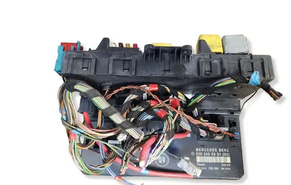 Mercedes-Benz Vito Viano W639 SAM control unit 6395450301 356165