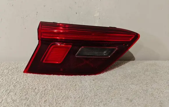 Volkswagen Tiguan Tailgate rear/tail lights 012520 00001216