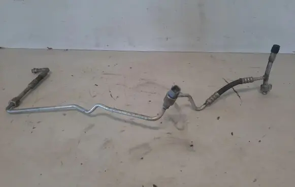 Ford Focus C-MAX Air conditioning (A/C) pipe/hose