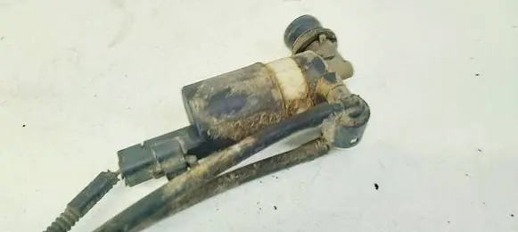 Renault Megane III Windscreen/windshield washer pump
