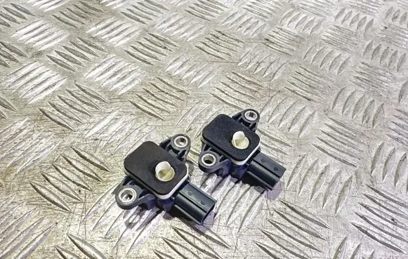 Audi A3 S3 8P Airbag deployment crash/impact sensor 8P0955557