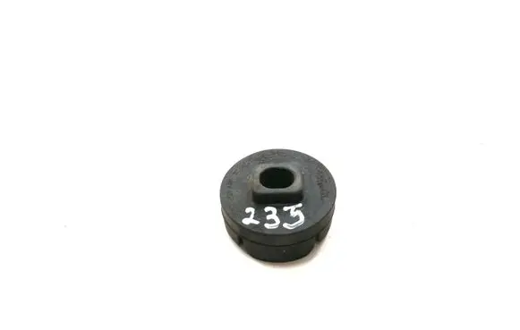Radiator mount bracket