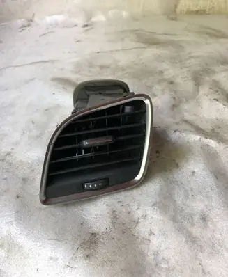 Audi Q3 8U Dash center air vent grill 8u1820901c