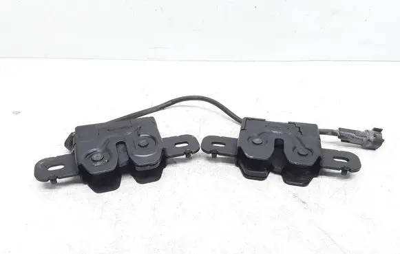 Volvo V70 Engine bonnet/hood lock/catch 30649448 30649447