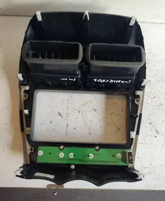 Citroen C4 Aircross Radio/GPS head unit trim X45ZG0211