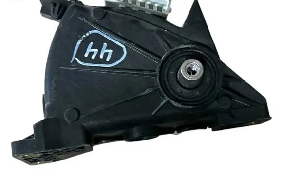 Volvo V70 Accelerator throttle pedal 9472579