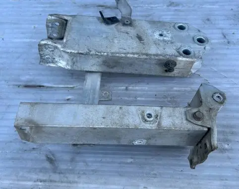 BMW 7 F01 F02 F03 F04 Radiator mount bracket 13232810 7158871 5111DK