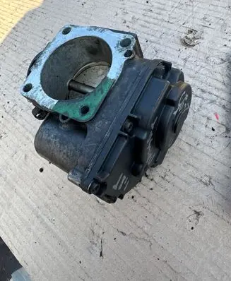 Audi A4 S4 B5 8D Throttle valve 058133063Q
