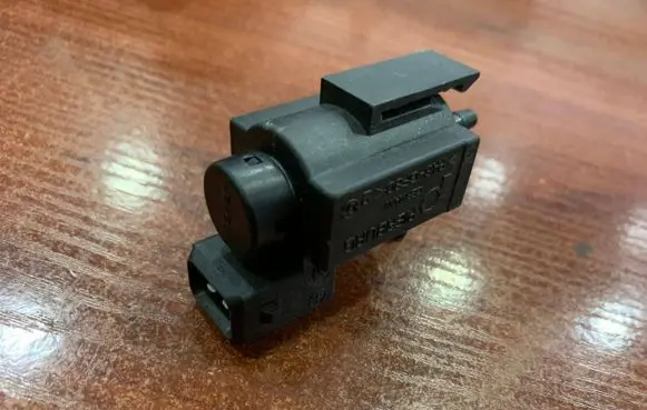 BMW 5 E60 E61 Turbo solenoid valve 1742712 72234100 06T103