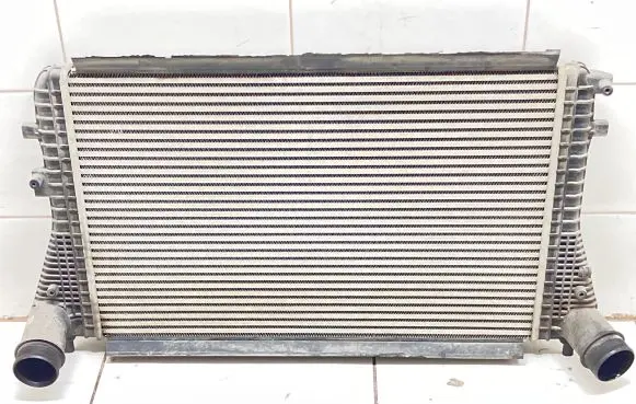 Volkswagen PASSAT B7 Intercooler radiator 3C0145805AN