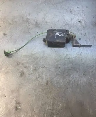 BMW 7 E65 E66 Fuel tank cap lock 40620438 8381522 6711
